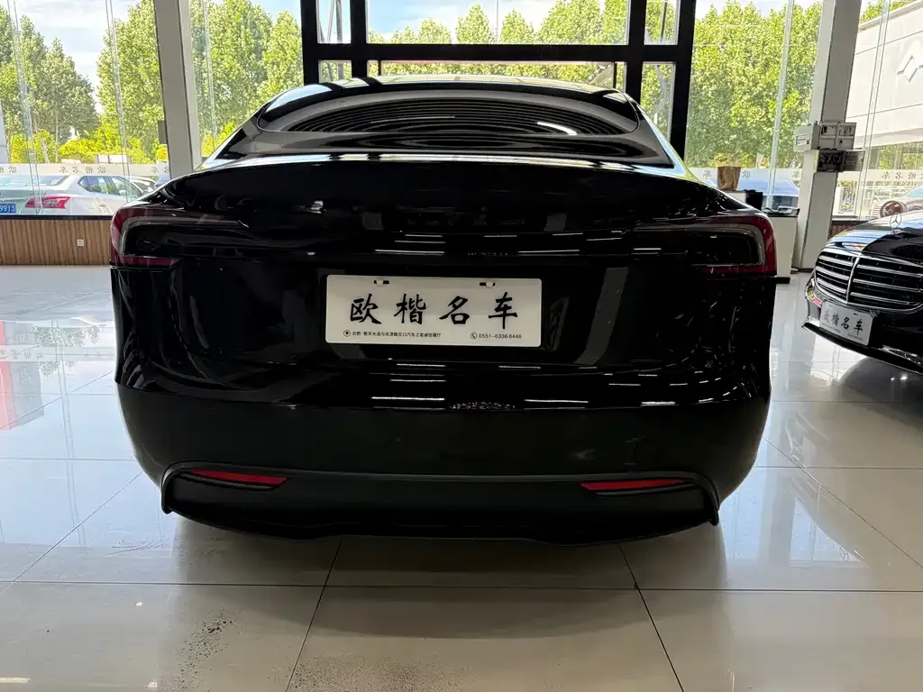 Tesla Model 3 — фото 5