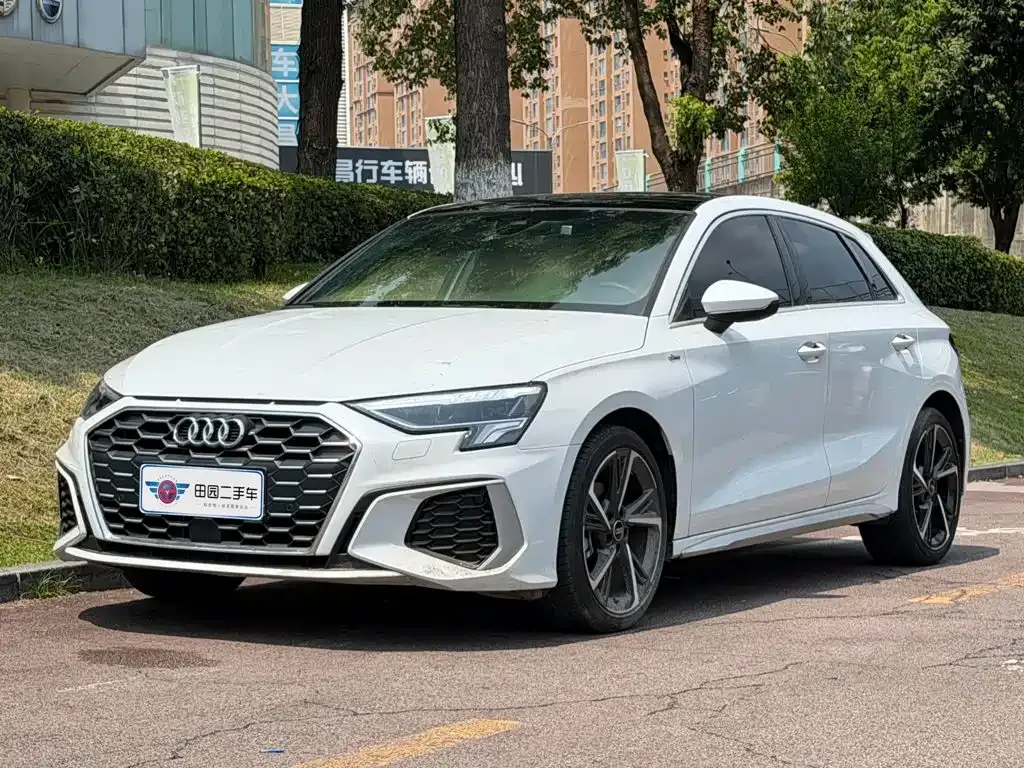 Audi A3 — фото 1