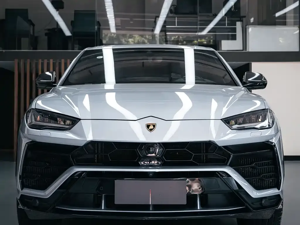Lamborghini Urus — фото 10