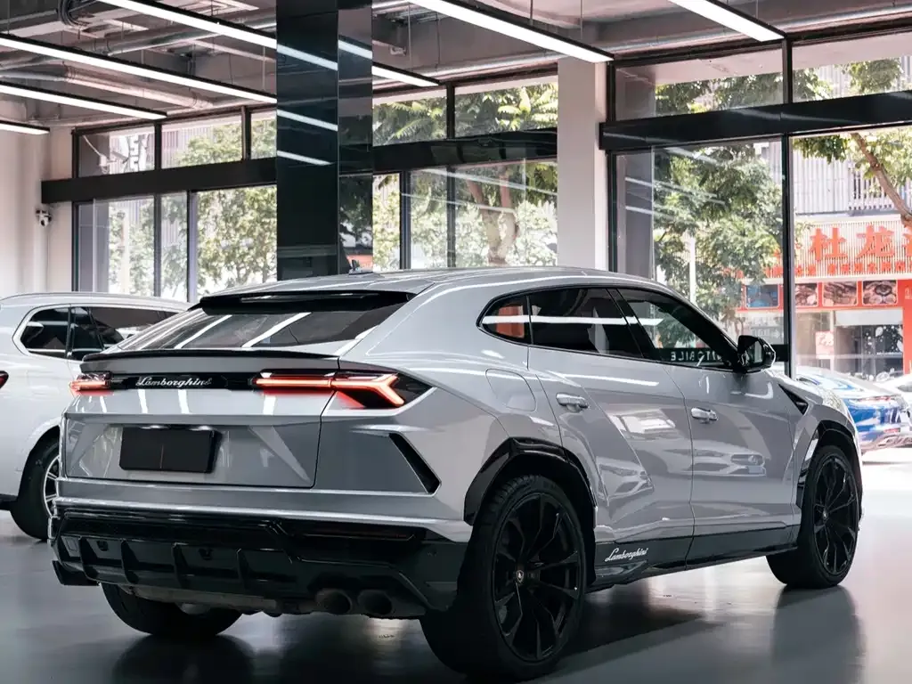Lamborghini Urus — фото 6