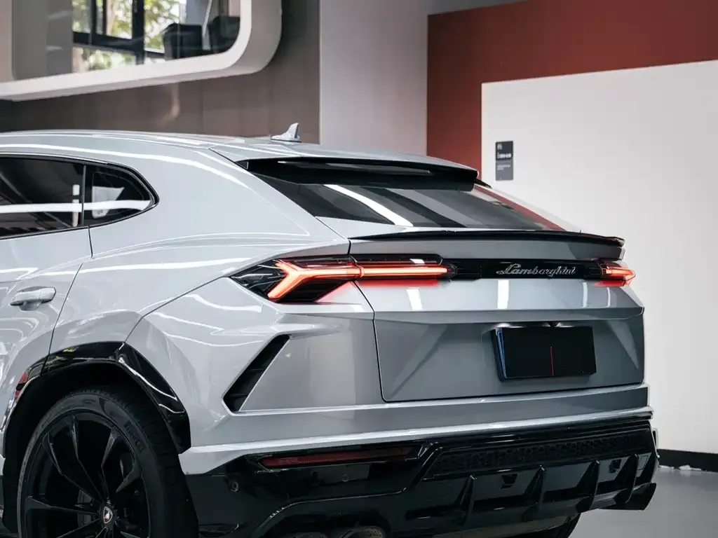 Lamborghini Urus — фото 9