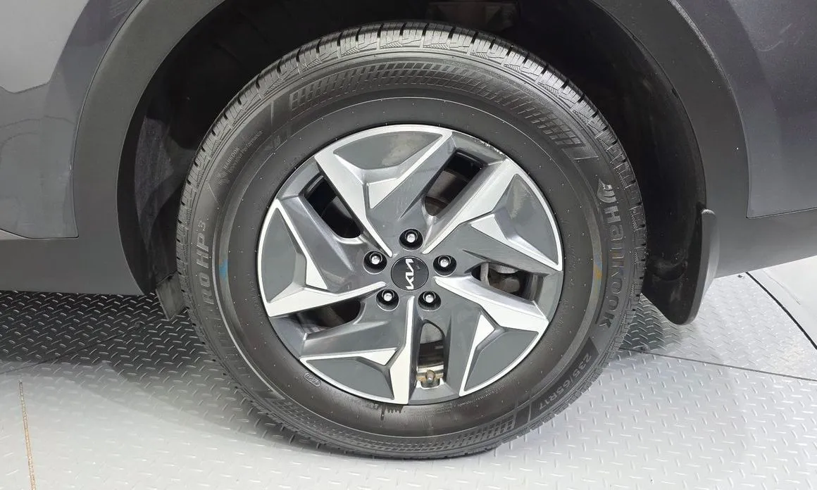 Kia Sorento — фото 7