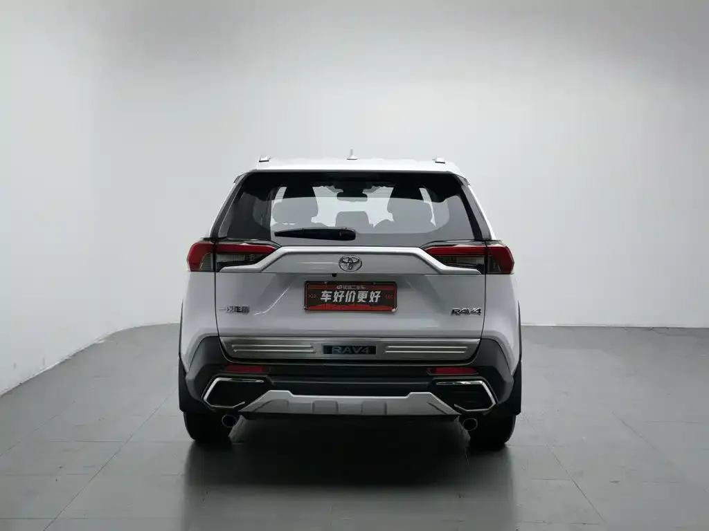 Toyota RAV4 — фото 10