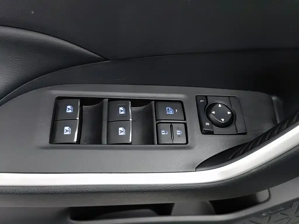 Toyota RAV4 — фото 2