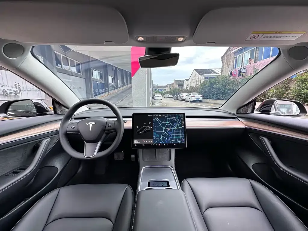 Tesla Model 3 — фото 4