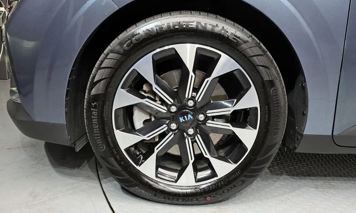 Kia Carnival — фото 10