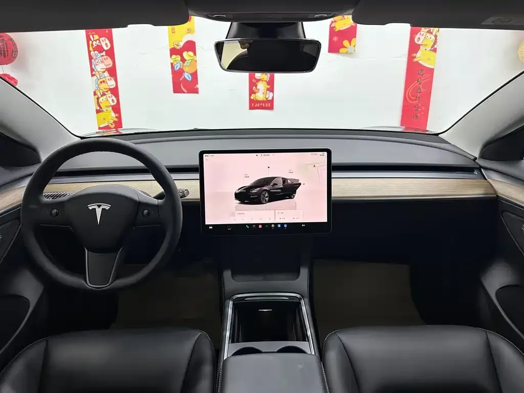 Tesla Model 3 — фото 2