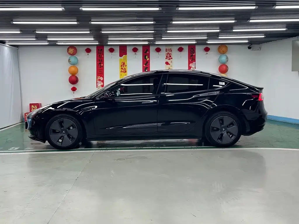 Tesla Model 3 — фото 5