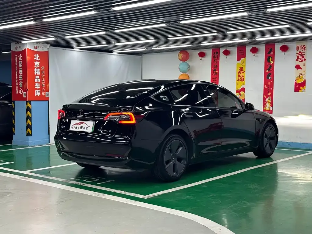 Tesla Model 3 — фото 8