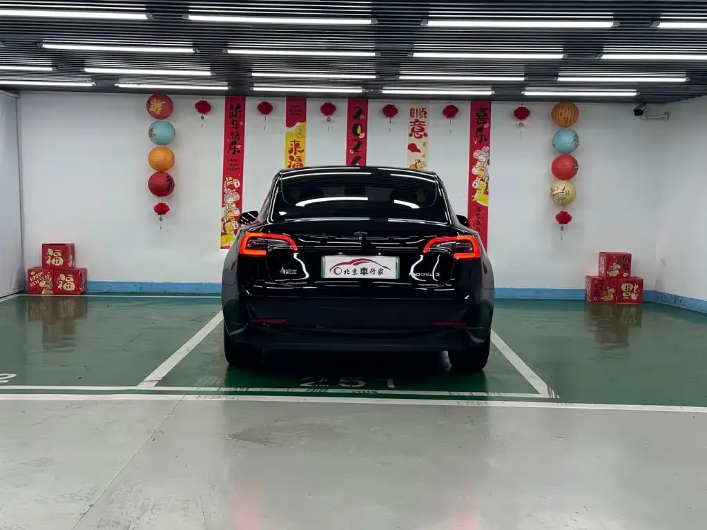 Tesla Model 3 — фото 10