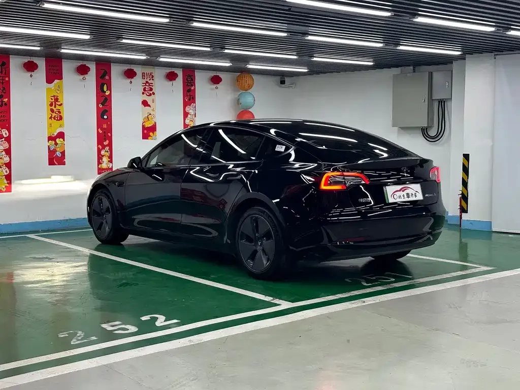 Tesla Model 3 — фото 9