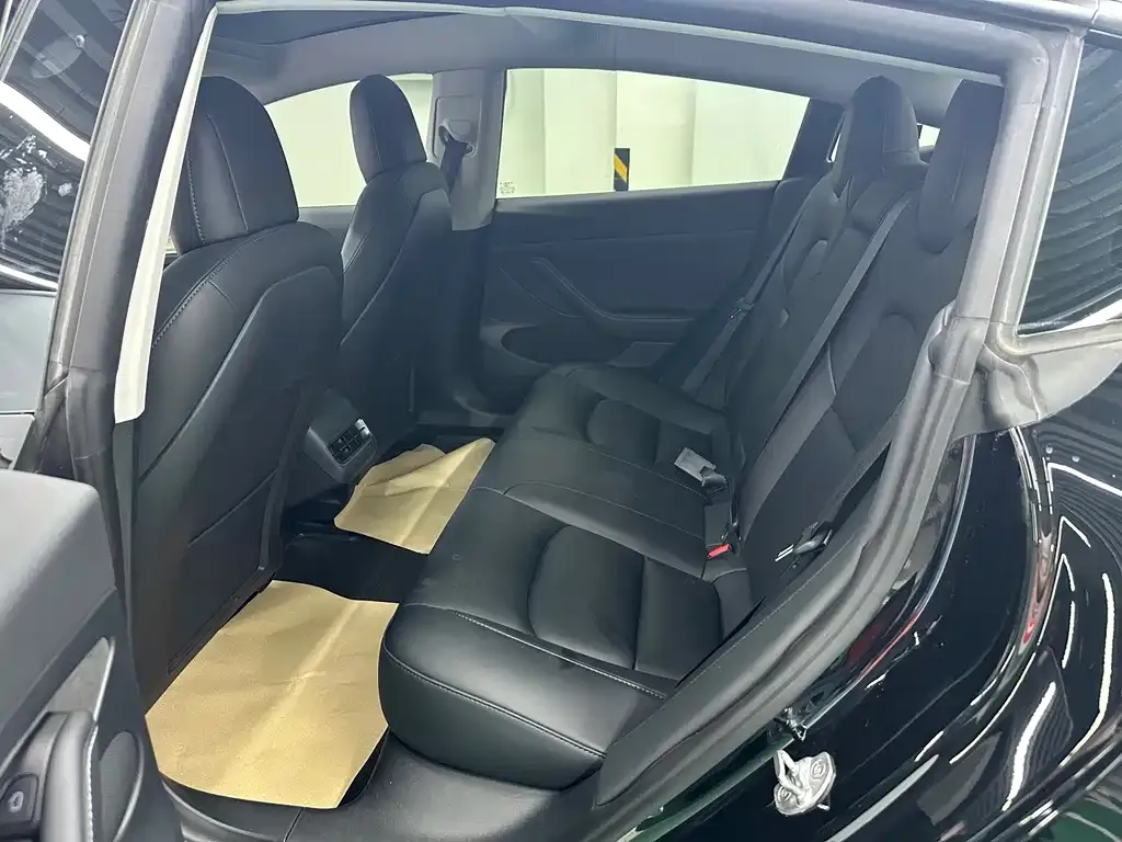 Tesla Model 3 — фото 4