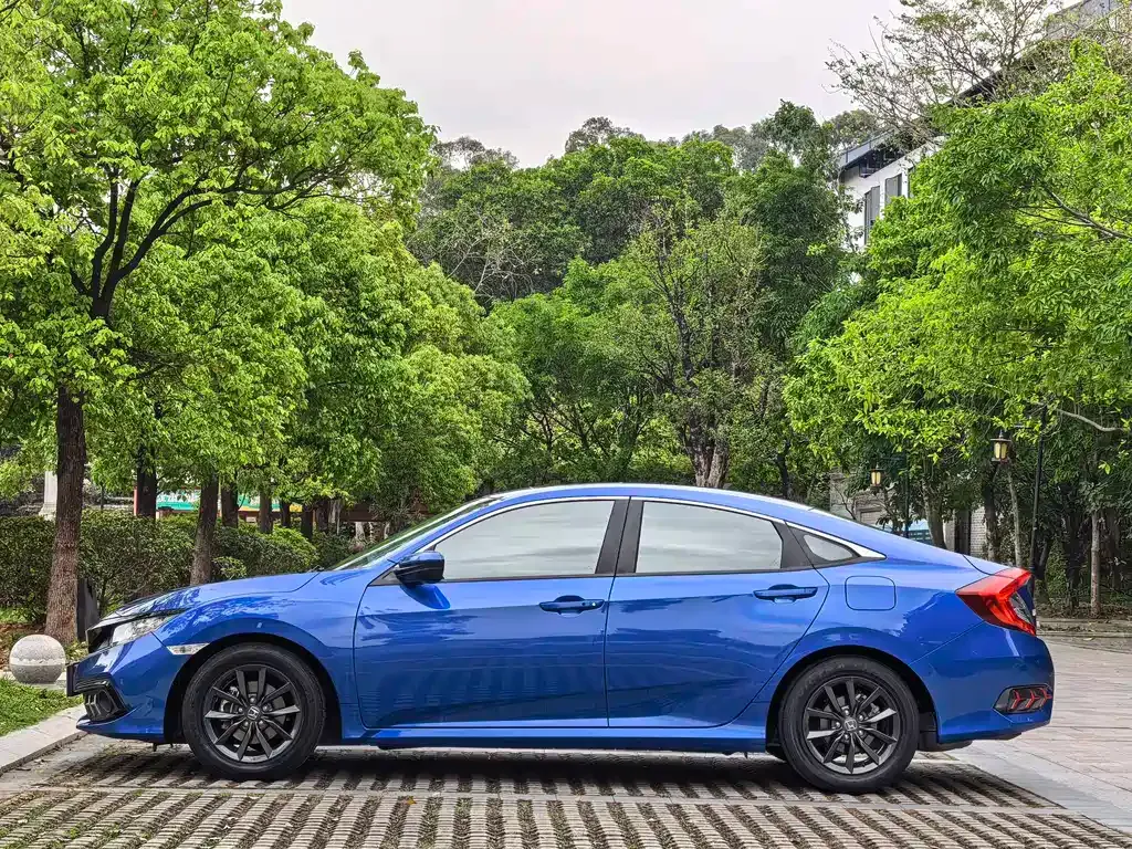 Honda Civic — фото 8