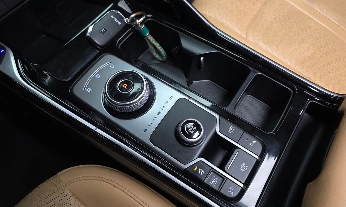 Kia Sorento — фото 6