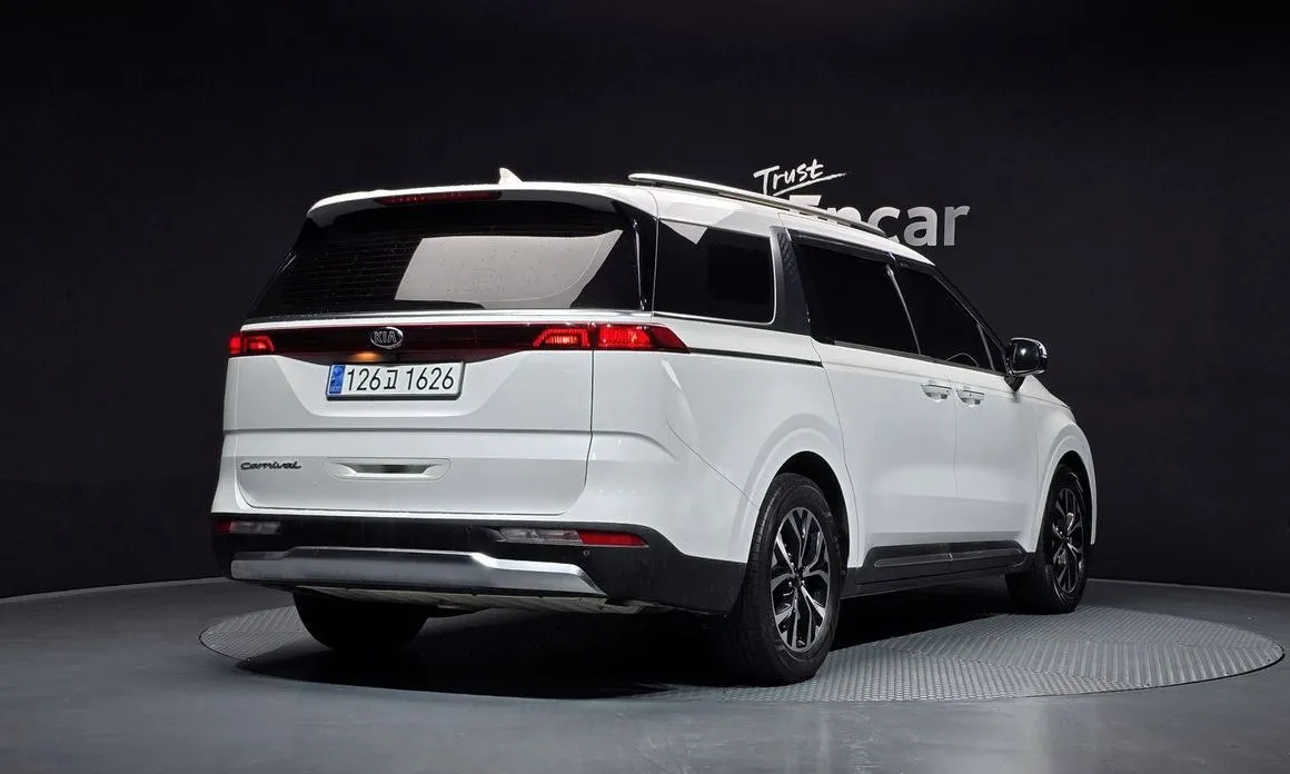 Kia Carnival — фото 5