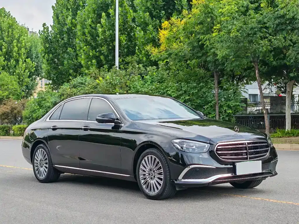 Mercedes-Benz E-Class — фото 6