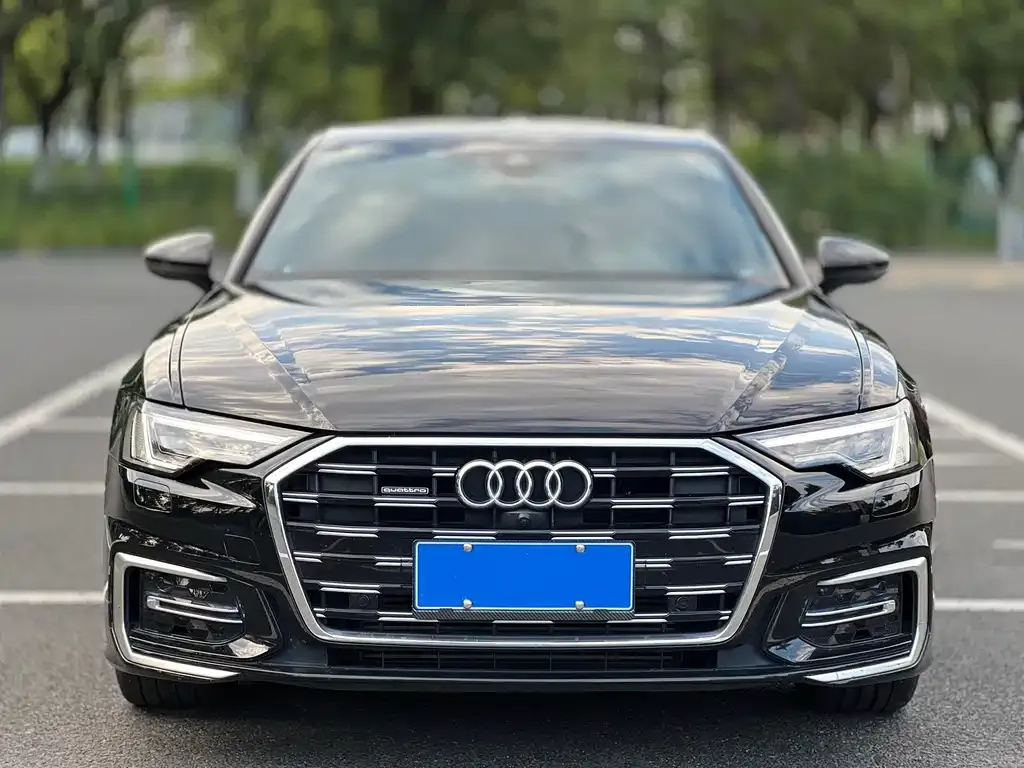 Audi A6L — фото 1