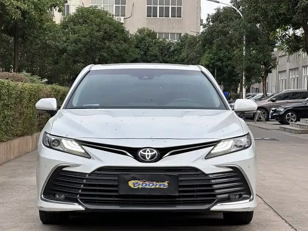 Toyota Camry — фото 8