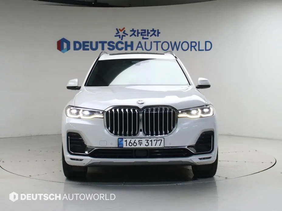BMW X7 — фото 2