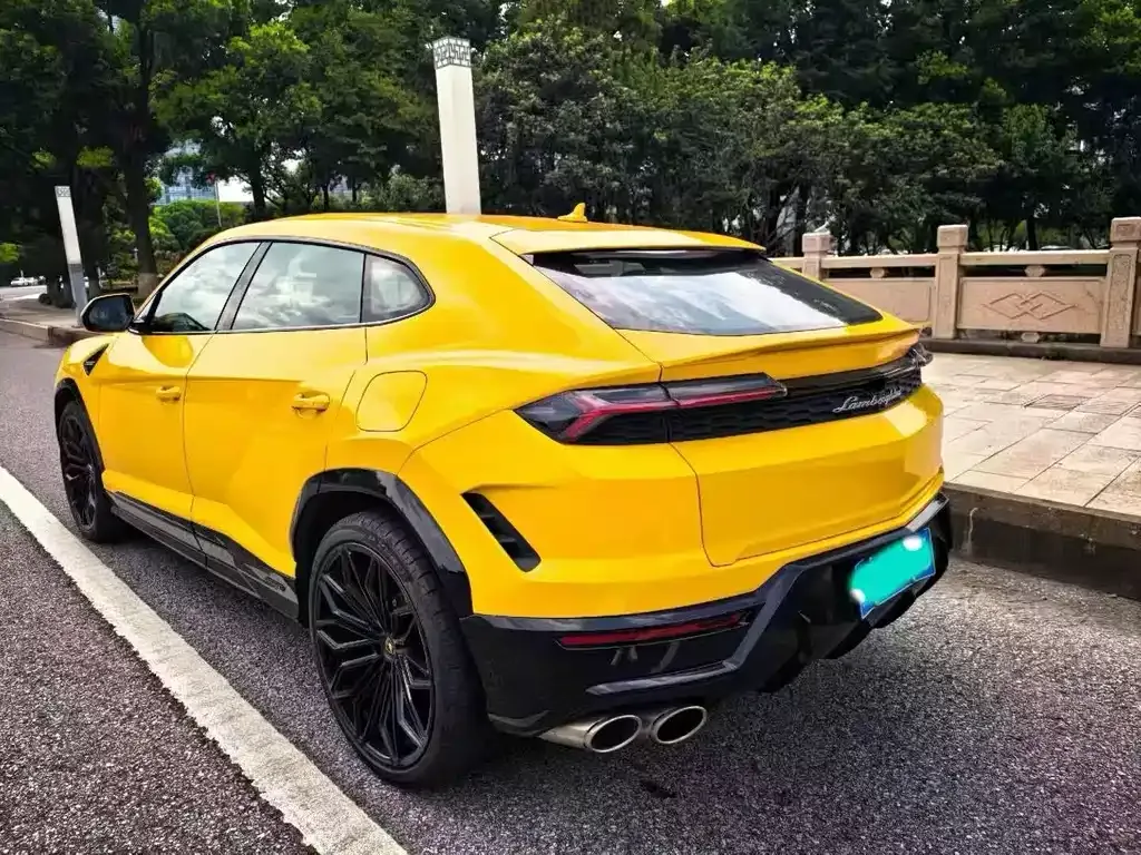 Lamborghini Urus SE — фото 7