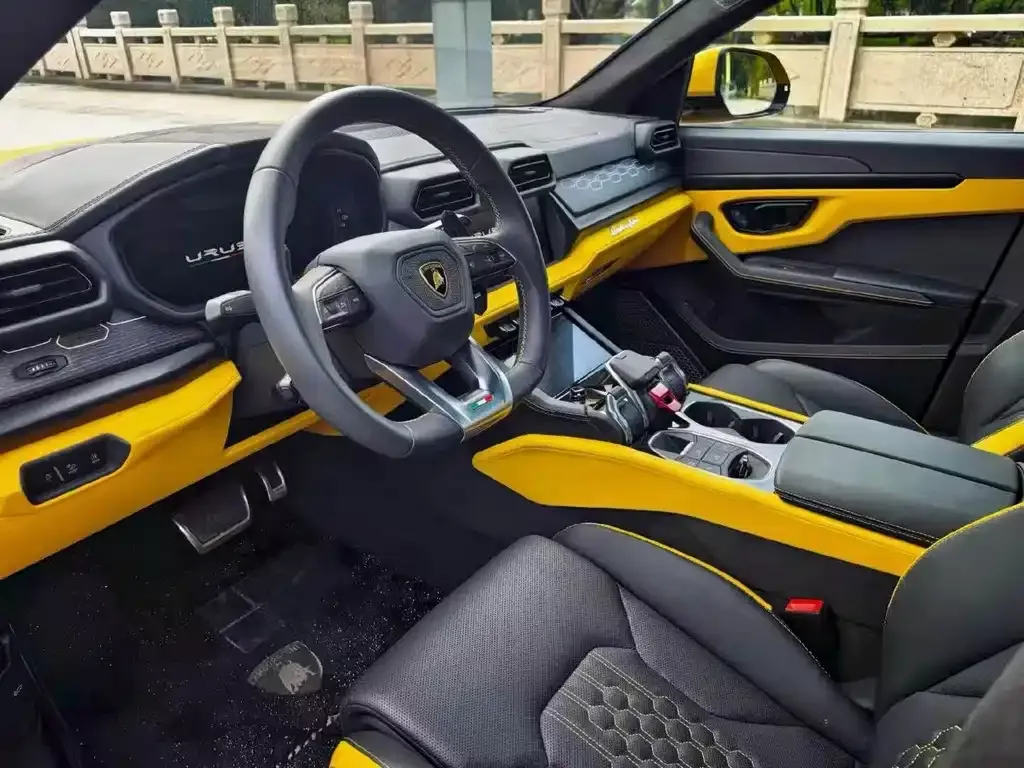 Lamborghini Urus SE — фото 3