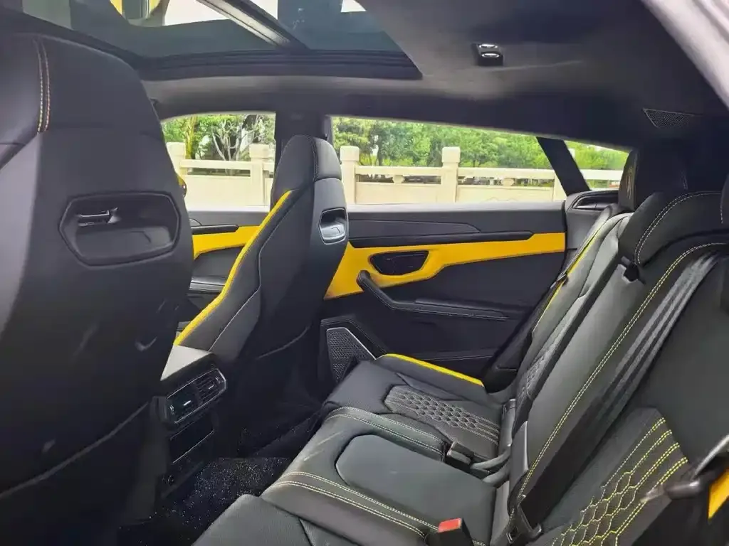 Lamborghini Urus SE — фото 4