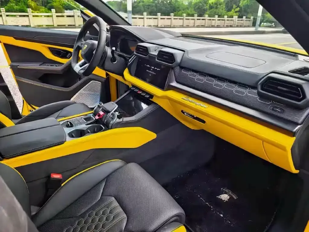 Lamborghini Urus SE — фото 2