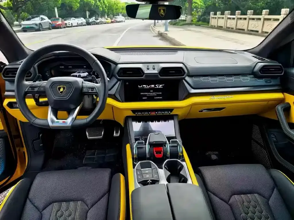 Lamborghini Urus SE — фото 5