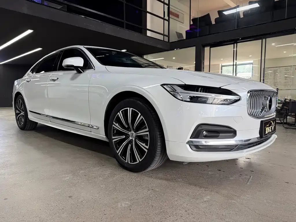 Volvo S90 — фото 8