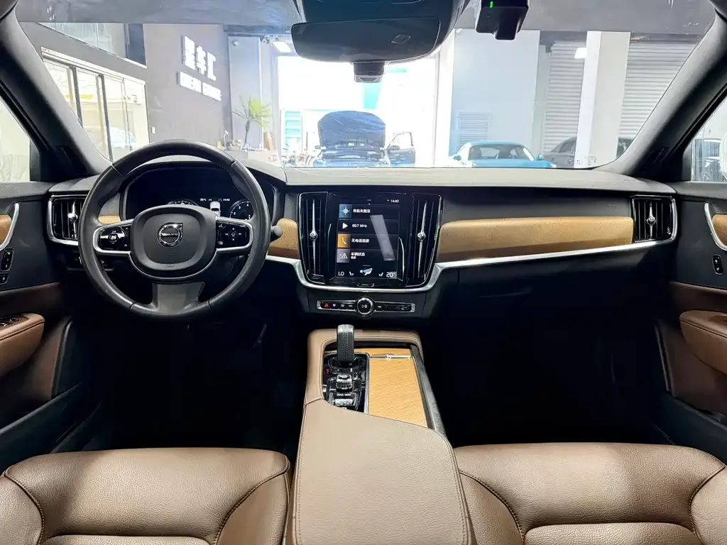 Volvo S90 — фото 4