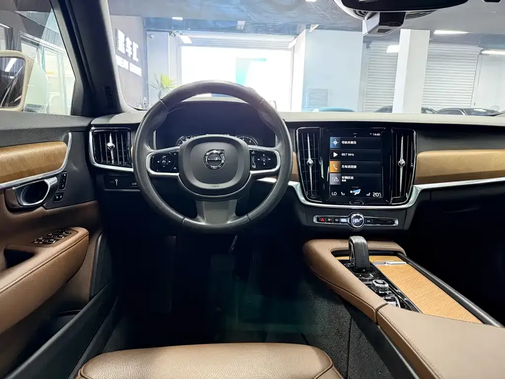 Volvo S90 — фото 3