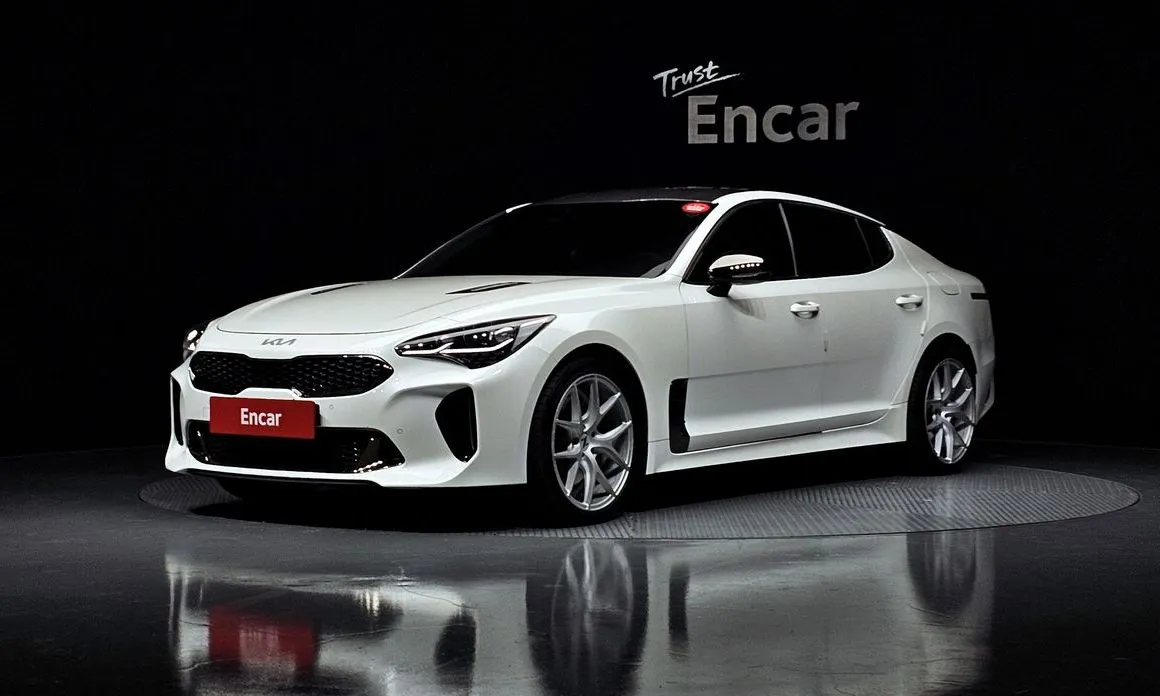 Kia Stinger — фото 1