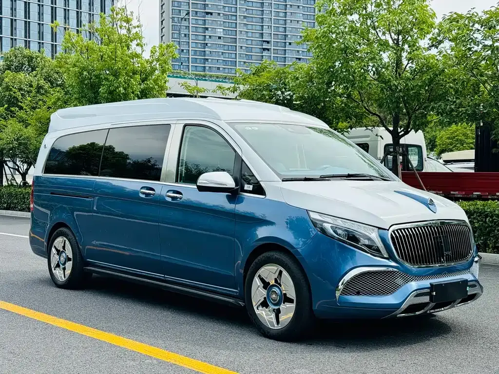 Mercedes-Benz V-Class — фото 10