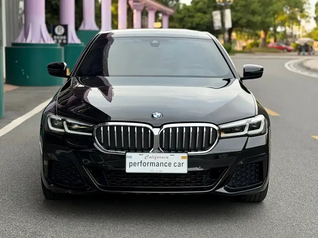 BMW 5 Series — фото 8