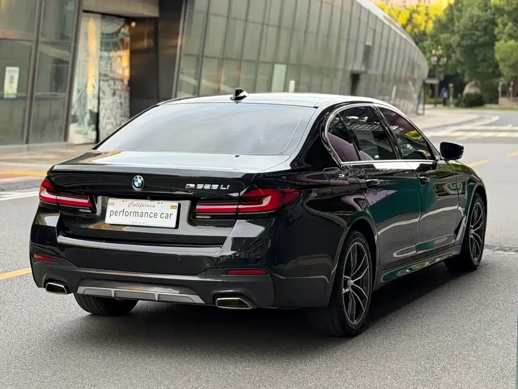 BMW 5 Series — фото 2
