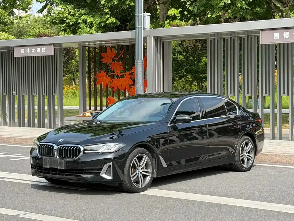 BMW 5 Series — фото 1