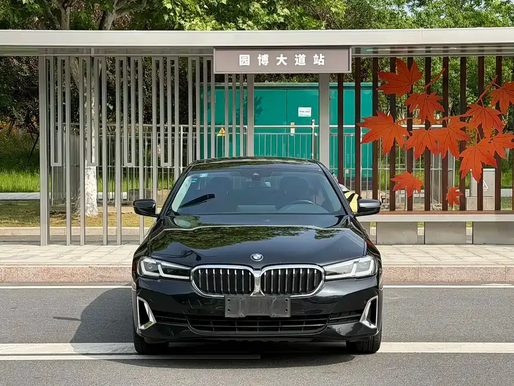 BMW 5 Series — фото 9