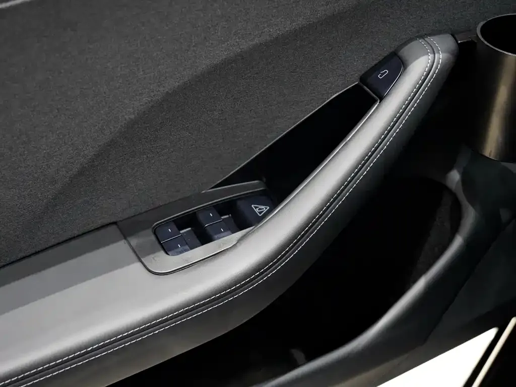 Tesla Model 3 — фото 2