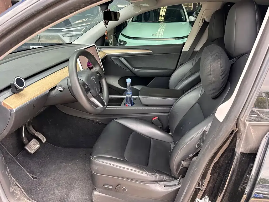 Tesla Model Y — фото 4
