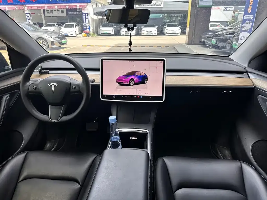 Tesla Model Y — фото 5