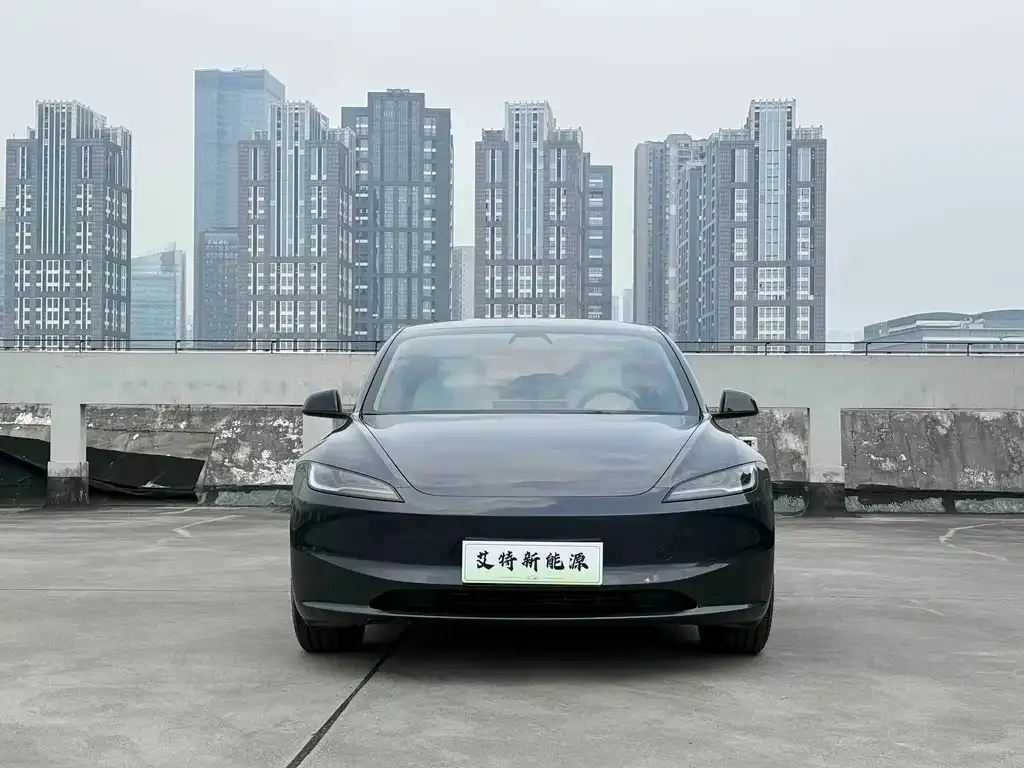 Tesla Model 3 — фото 7