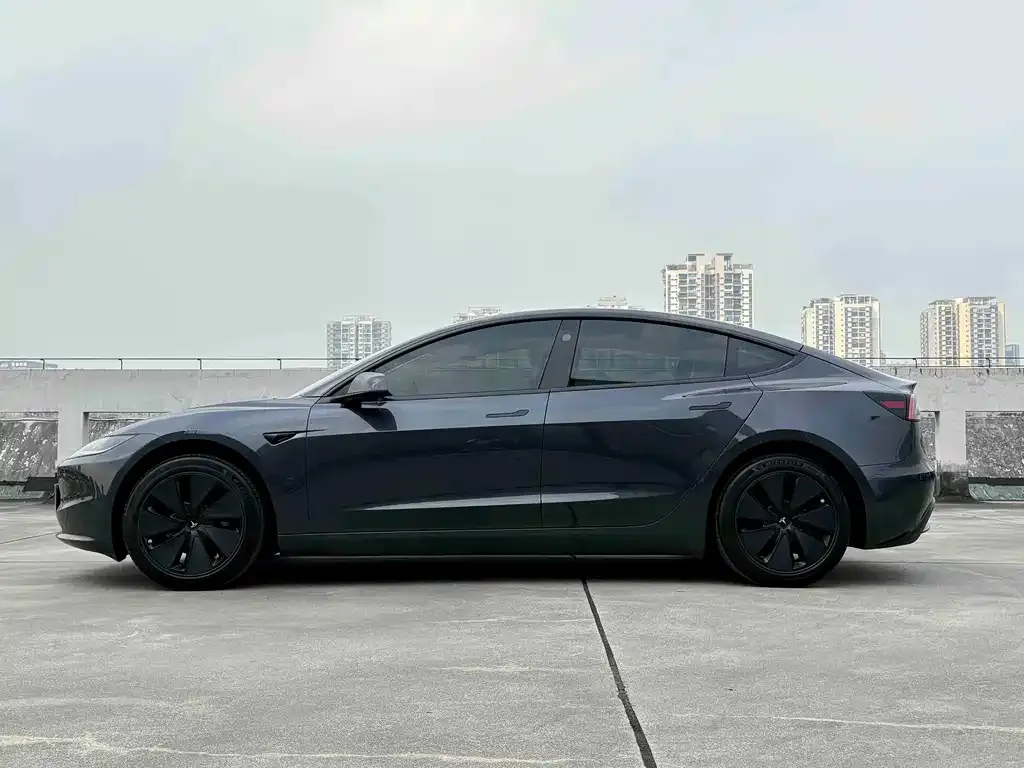 Tesla Model 3 — фото 5