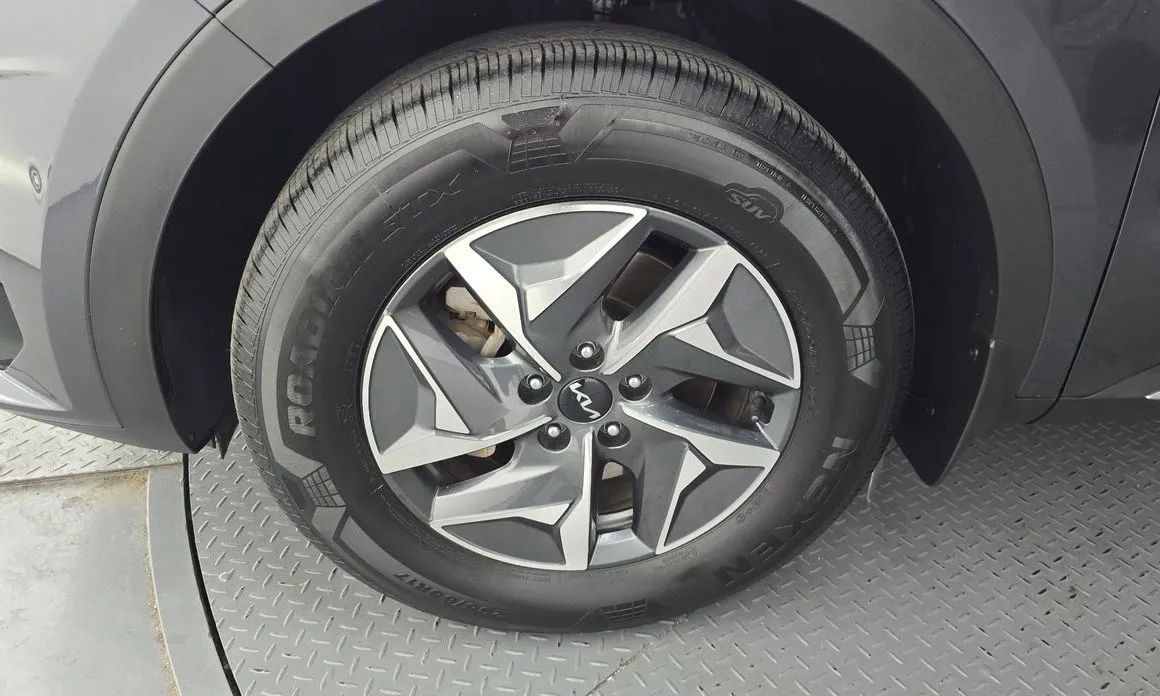 Kia Sorento — фото 9