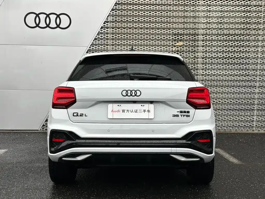 Audi Q2L — фото 5