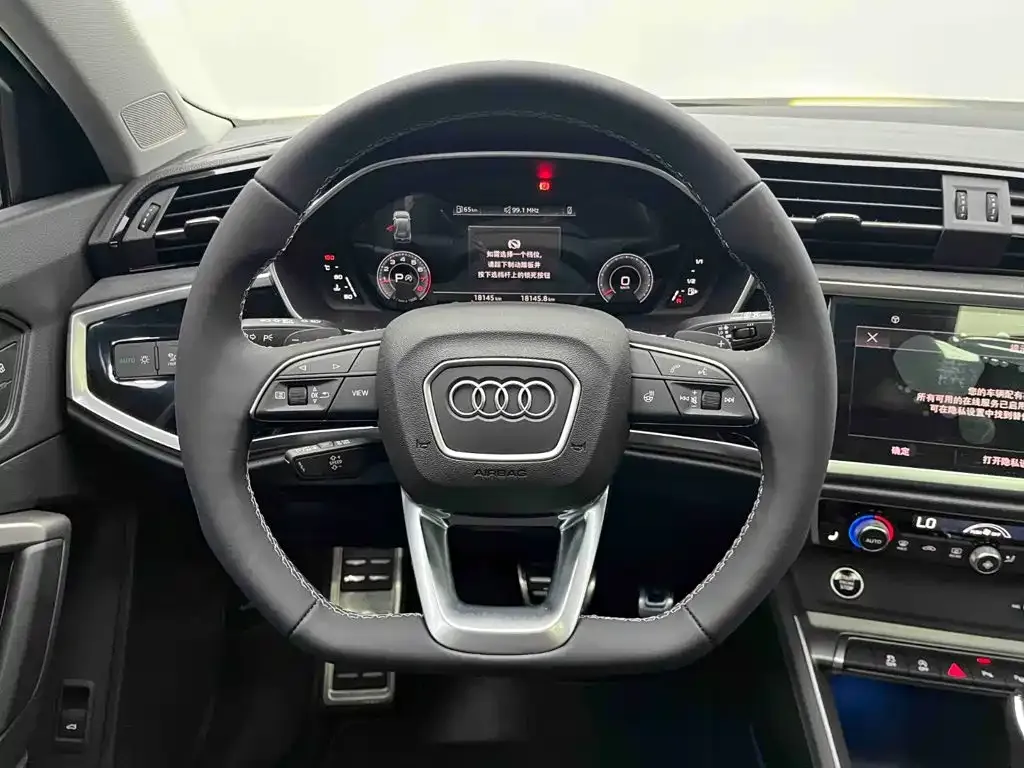 Audi Q3 — фото 5