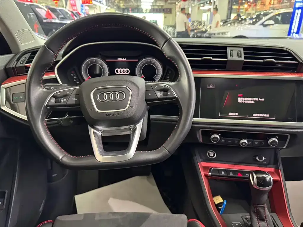 Audi Q3 — фото 5