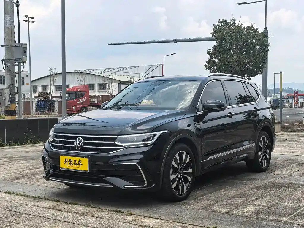 Volkswagen Tiguan L — фото 5