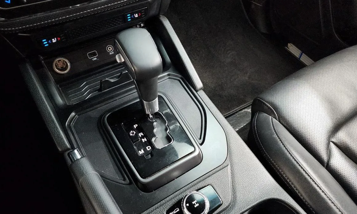 KG Mobility (Ssangyong) Rexton — фото 10