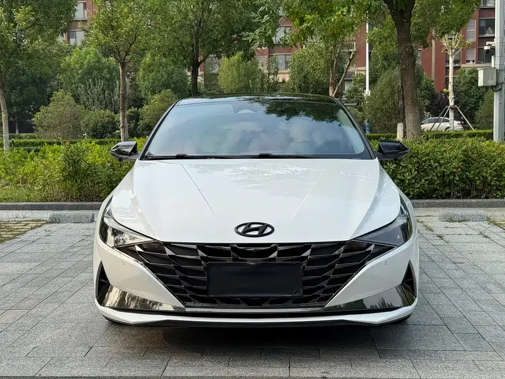 Hyundai Elantra — фото 7