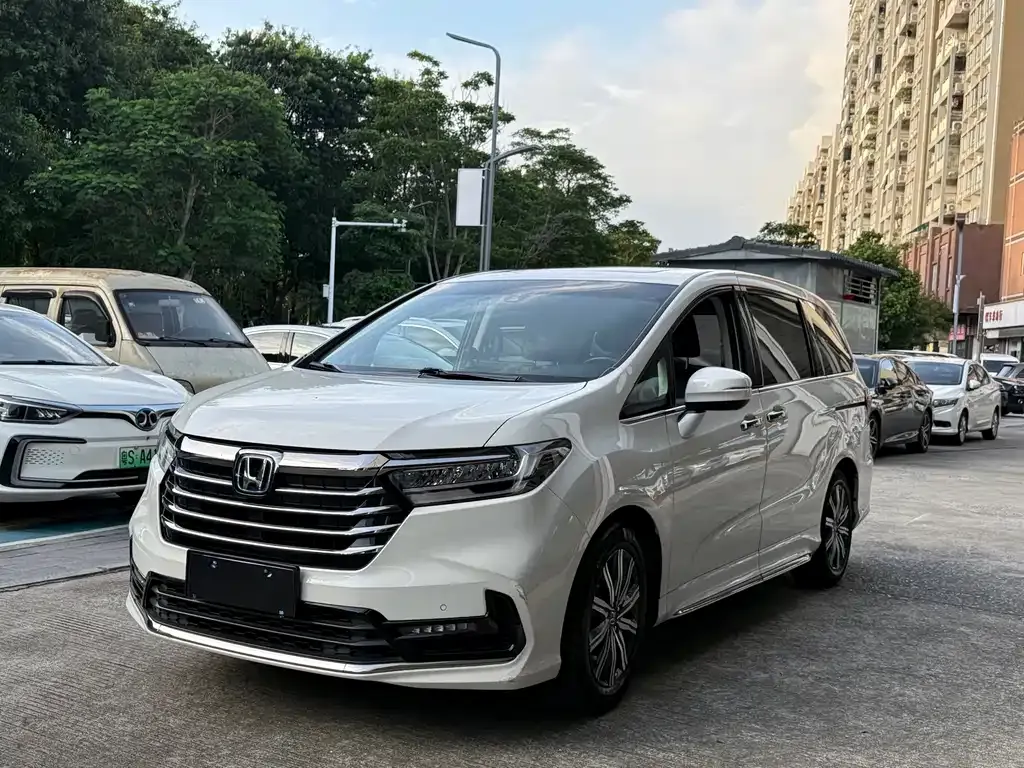 Honda Odyssey — фото 1